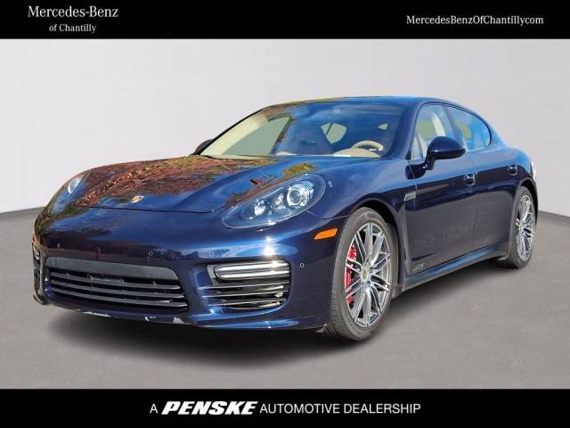 2016 Porsche Panamera GTS AWD photo