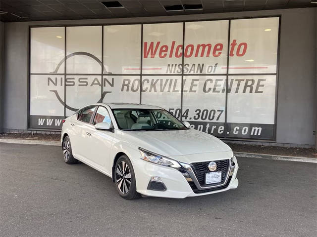 2021 Nissan Altima 2.5 SV FWD photo