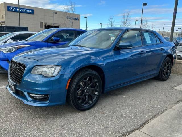 2022 Chrysler 300 Touring L AWD photo