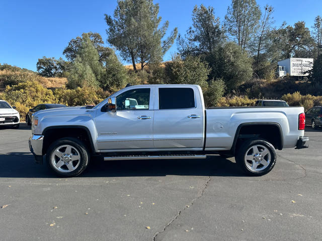 2015 GMC Sierra 2500HD SLT 4WD photo