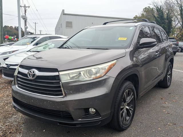 2016 Toyota Highlander XLE FWD photo