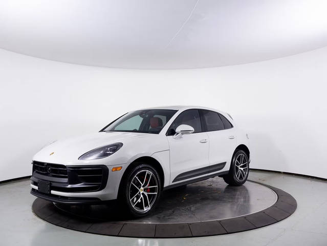 2023 Porsche Macan S AWD photo