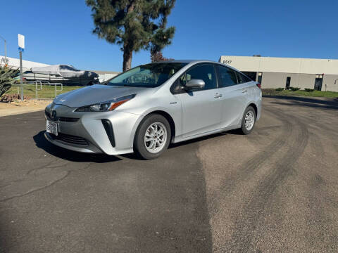 2021 Toyota Prius LE FWD photo