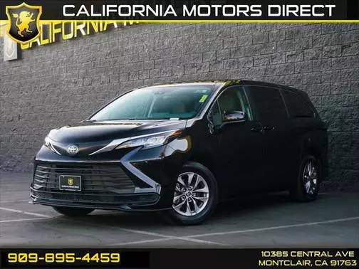 2023 Toyota Sienna LE FWD photo