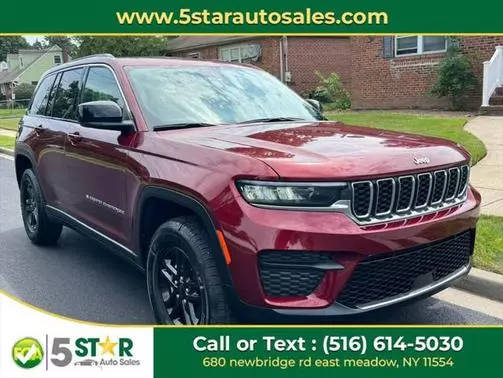 2022 Jeep Grand Cherokee Laredo 4WD photo