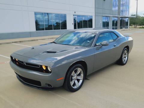 2019 Dodge Challenger SXT RWD photo