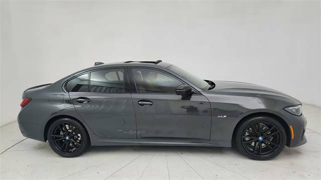 2022 BMW 3 Series 330e xDrive AWD photo