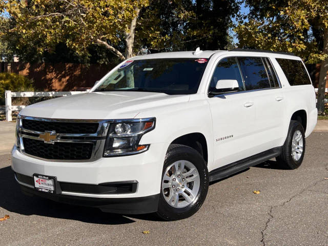 2019 Chevrolet Suburban LT 4WD photo