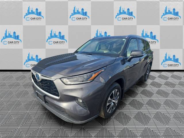 2021 Toyota Highlander Hybrid XLE AWD photo