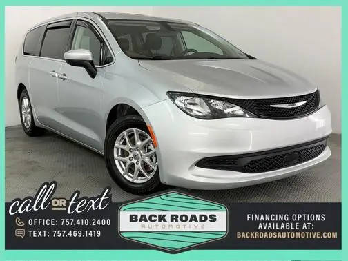 2022 Chrysler Voyager LX FWD photo