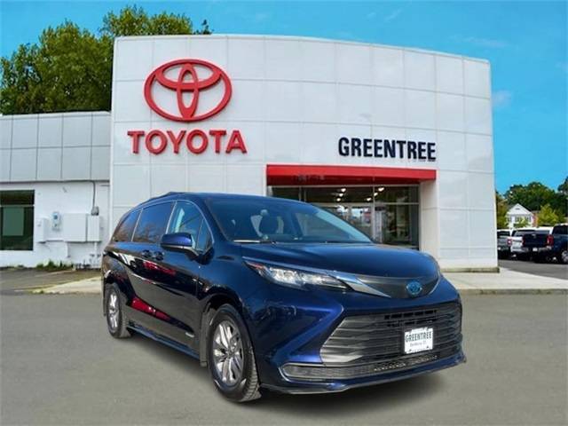 2021 Toyota Sienna LE AWD photo