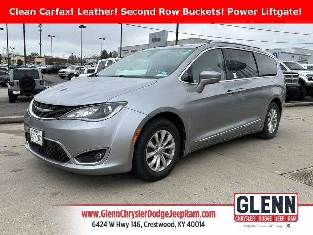 2018 Chrysler Pacifica Minivan Touring L FWD photo