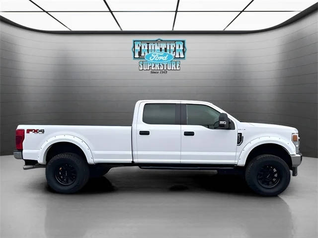 2022 Ford F-350 Super Duty XLT 4WD photo