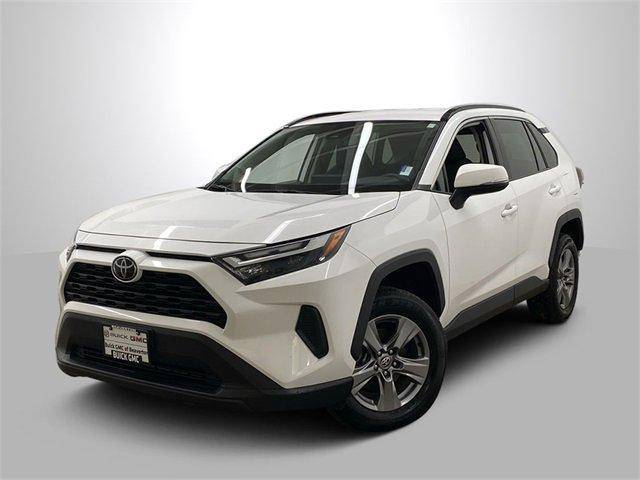 2022 Toyota RAV4 XLE AWD photo