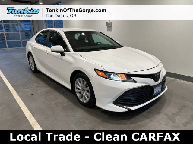 2018 Toyota Camry LE FWD photo