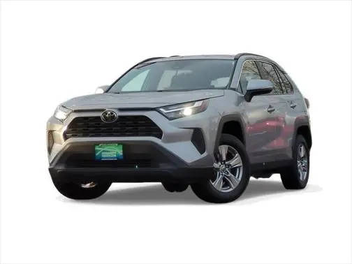 2022 Toyota RAV4 XLE AWD photo