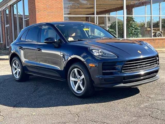 2020 Porsche Macan  AWD photo