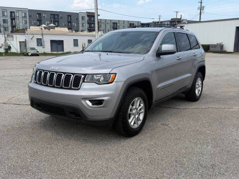 2019 Jeep Grand Cherokee Laredo E 4WD photo