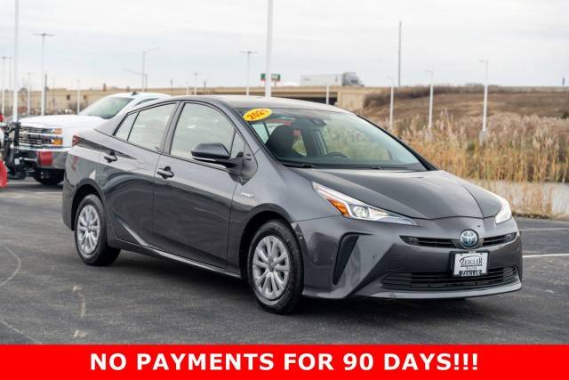 2021 Toyota Prius LE FWD photo