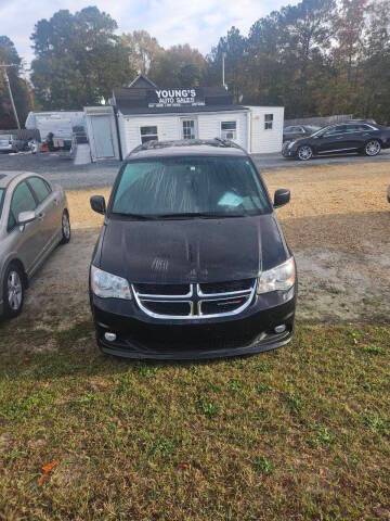2017 Dodge Grand Caravan SXT FWD photo