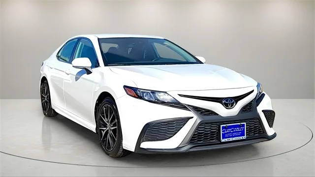 2022 Toyota Camry SE FWD photo