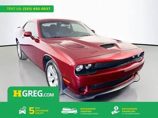 2022 Dodge Challenger SXT RWD photo
