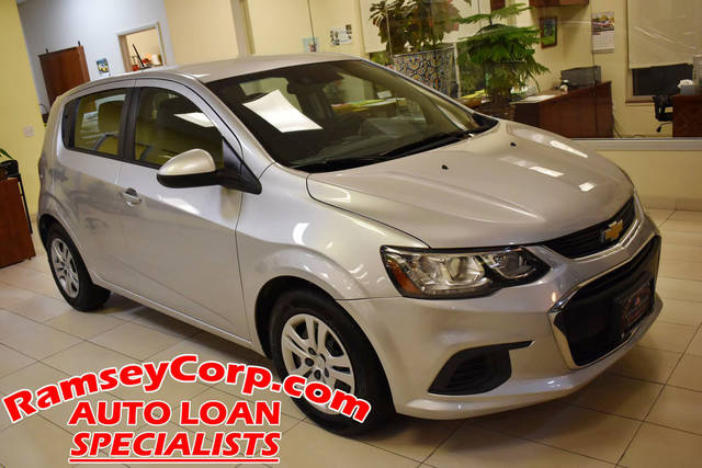 2019 Chevrolet Sonic LT FWD photo