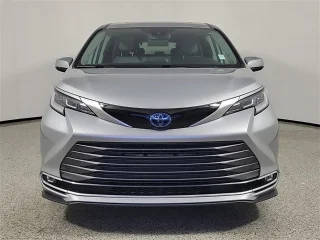 2022 Toyota Sienna Limited AWD photo