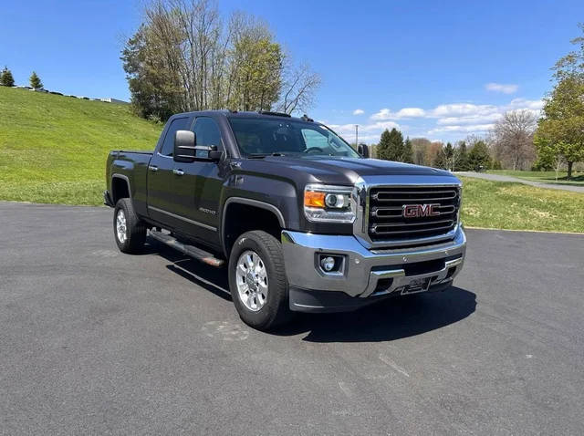 2015 GMC Sierra 2500HD SLT 4WD photo
