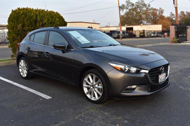 2017 Mazda 3 Touring 2.5 FWD photo