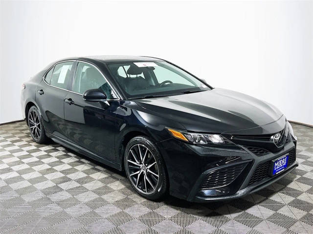 2021 Toyota Camry SE FWD photo