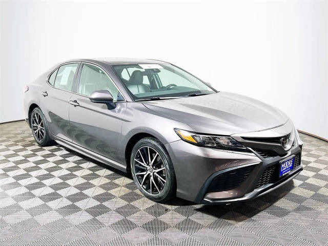 2021 Toyota Camry SE FWD photo