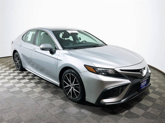 2021 Toyota Camry SE FWD photo