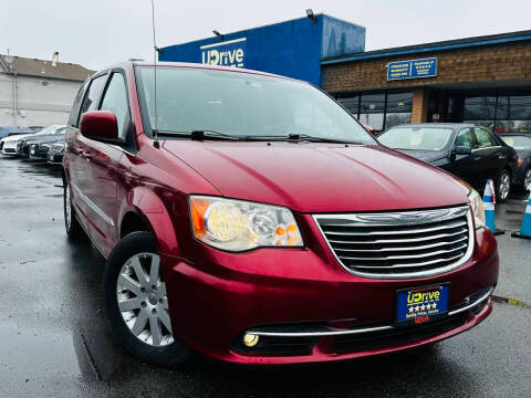 2015 Chrysler Town and Country Touring FWD photo