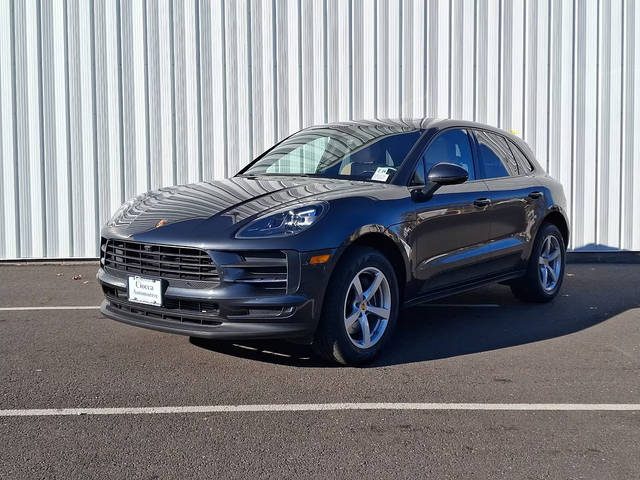 2021 Porsche Macan  AWD photo