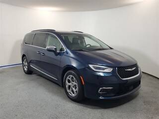 2022 Chrysler Pacifica Minivan Limited FWD photo