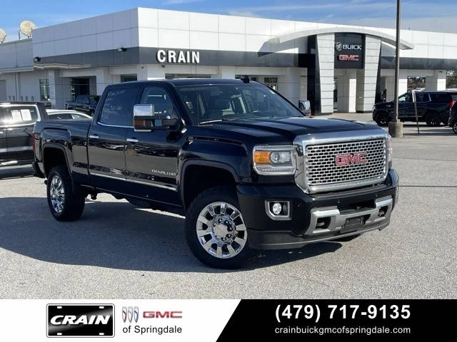 2017 GMC Sierra 2500HD Denali 4WD photo