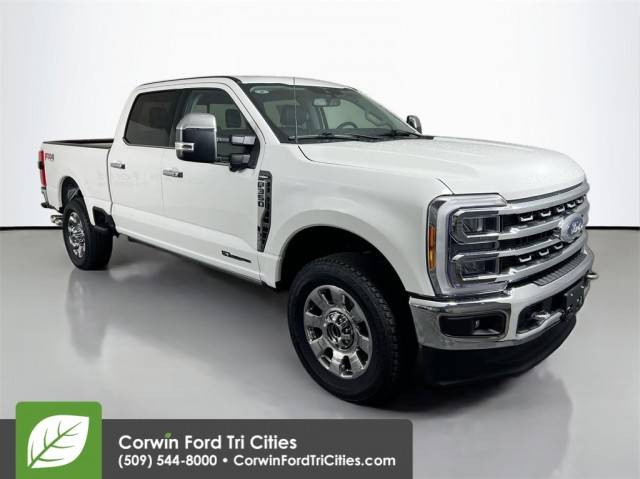 2023 Ford  LARIAT 4WD photo