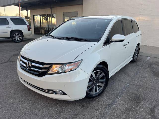 2015 Honda Odyssey Touring FWD photo