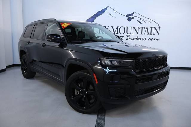 2022 Jeep Grand Cherokee L Altitude 4WD photo