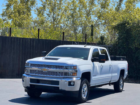 2019 Chevrolet Silverado 2500HD LT 4WD photo