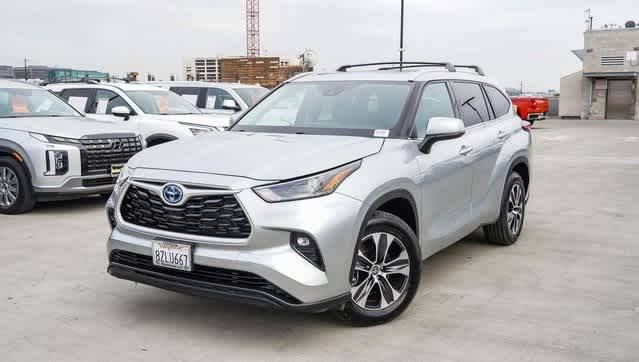 2022 Toyota Highlander Hybrid XLE FWD photo