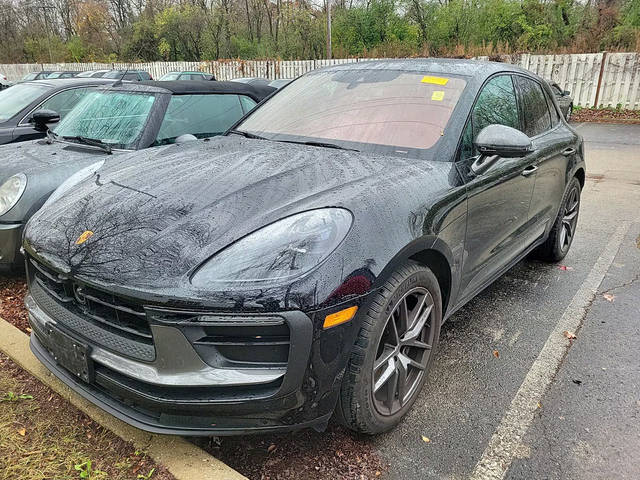 2023 Porsche Macan T AWD photo