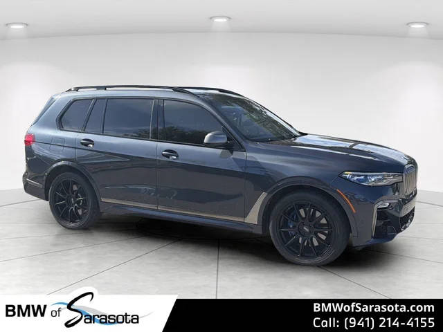 2022 BMW X7 M50i AWD photo