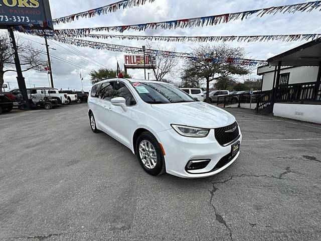 2022 Chrysler Pacifica Minivan Touring L FWD photo