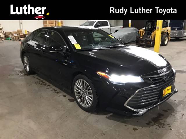 2020 Toyota Avalon Hybrid Limited FWD photo