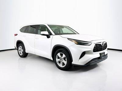 2023 Toyota Highlander L FWD photo