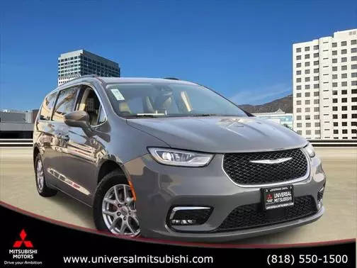 2022 Chrysler Pacifica Minivan Touring L FWD photo