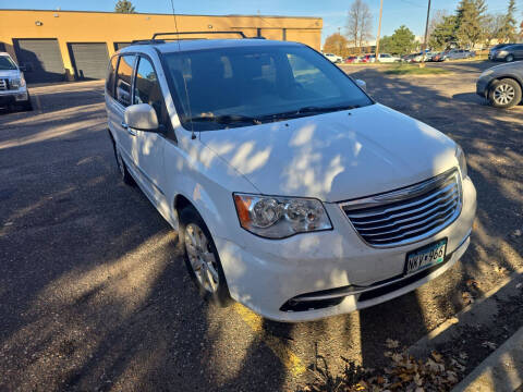 2015 Chrysler Town and Country Touring FWD photo