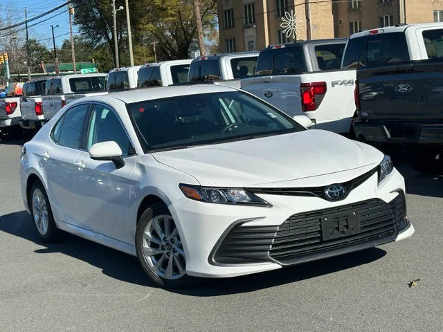 2023 Toyota Camry LE FWD photo